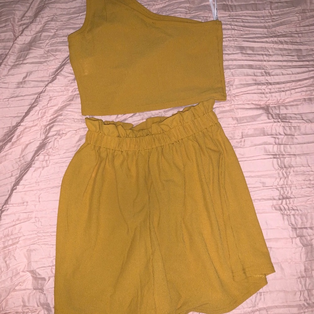 Matching set - Picture 2 of 4